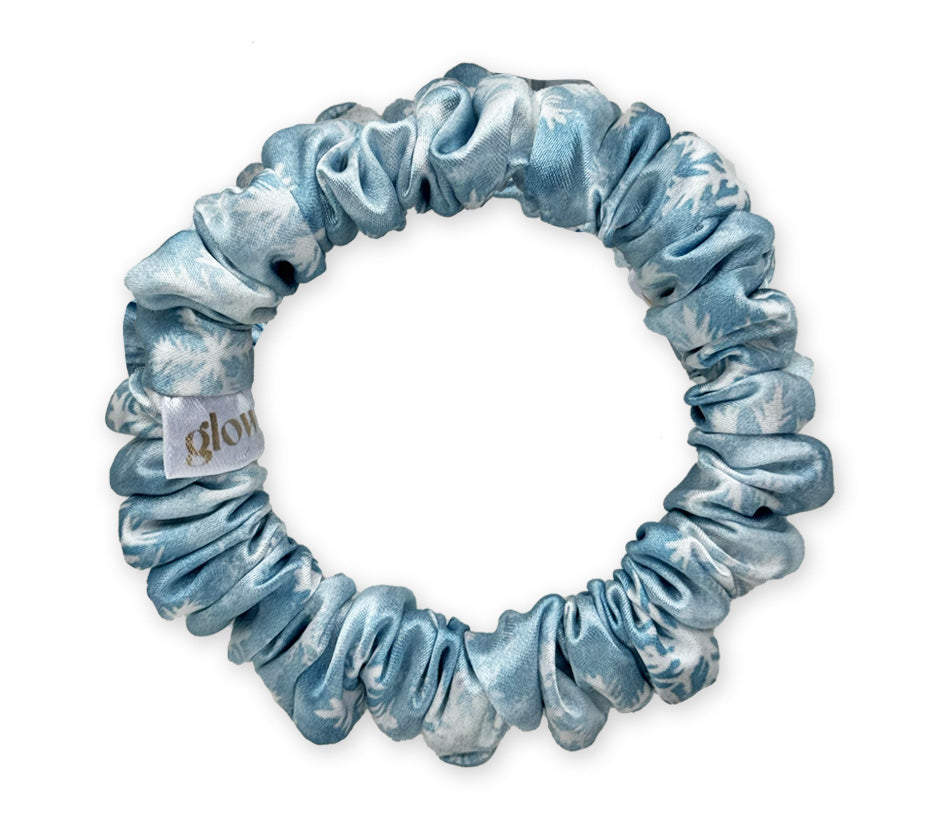 Mini saténová scrunchie - Snowflake