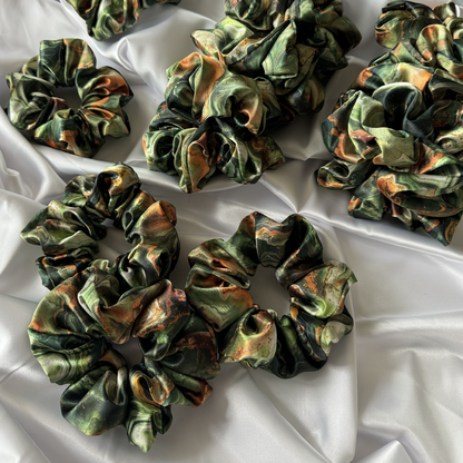 Mini saténová scrunchie - Bronze Breeze