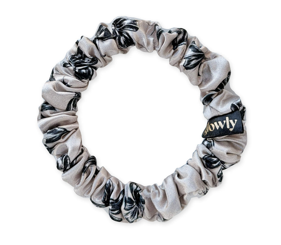 Mini saténová scrunchie - Mašličky černé