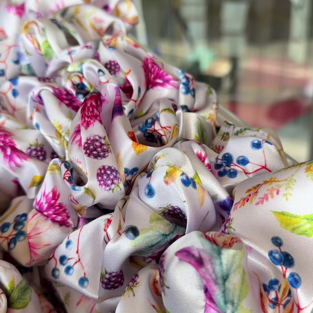 Exkluzivní měsíční předplatné - Saténová scrunchie