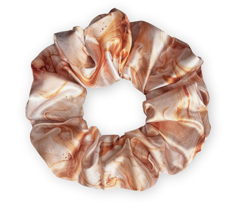 Saténová scrunchie - Pumpkin Spice Liquid